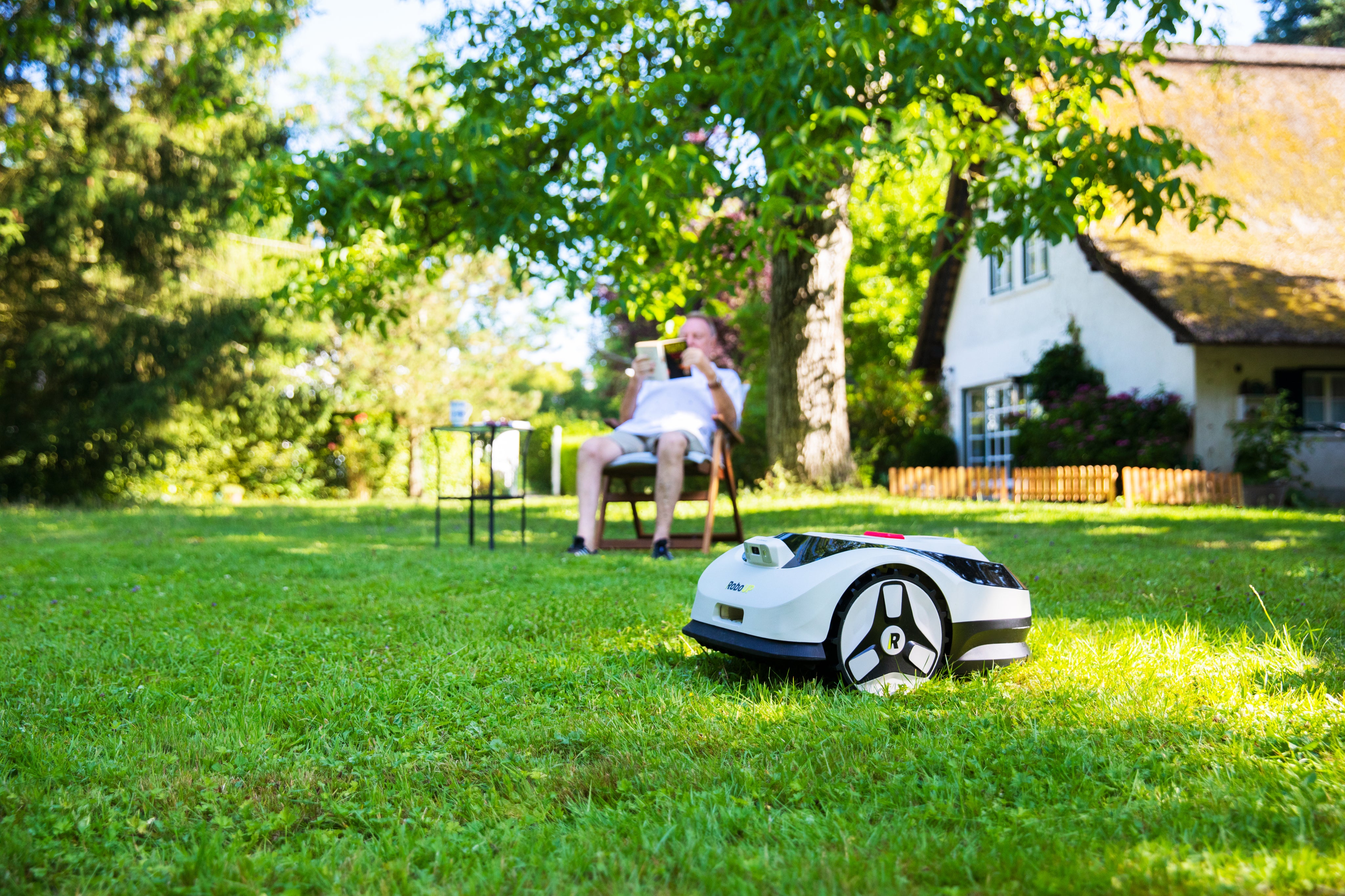 RoboUP Raccoon 2 SE Robotic Lawn Mower up to 600 m² without Boundary Wire & RTK